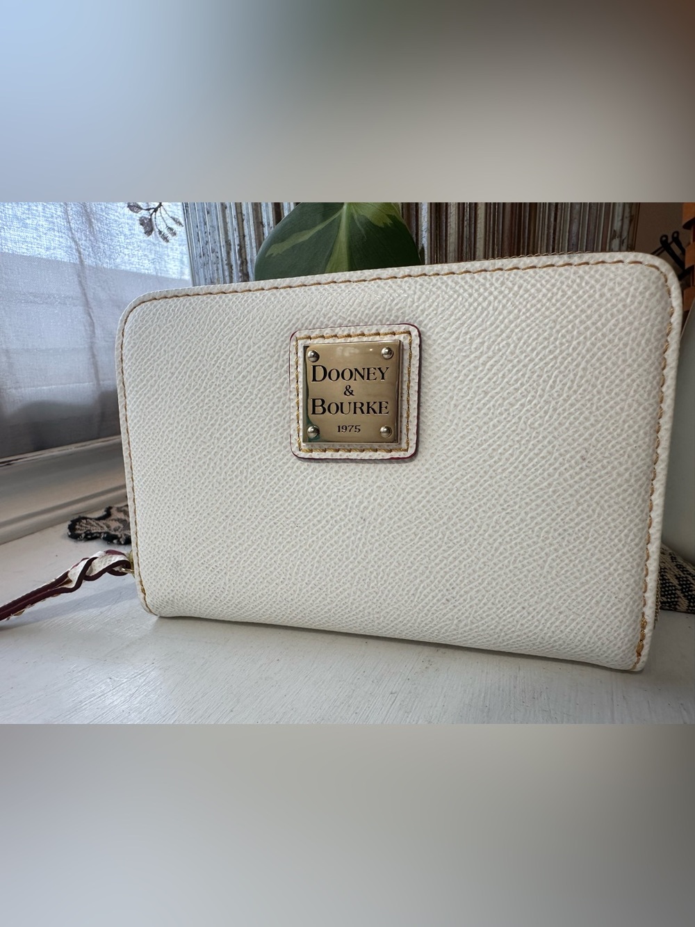 Dooney & Bourke white Pebbled Leather Zippy Wallet